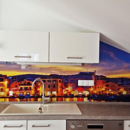 Apartments Luka Vodice Eksteriør billede