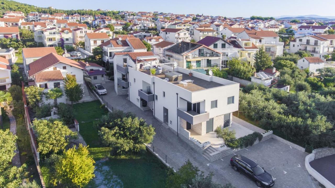 Apartments Luka Vodice Eksteriør billede