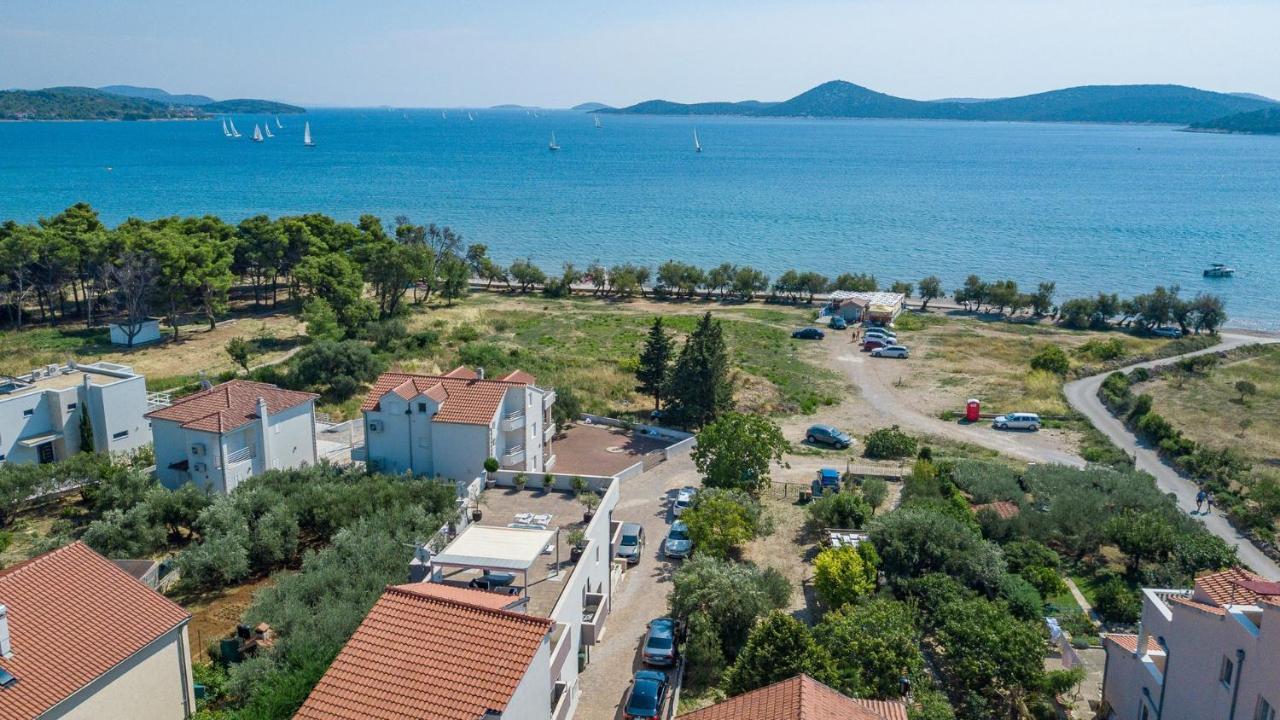 Apartments Luka Vodice Eksteriør billede
